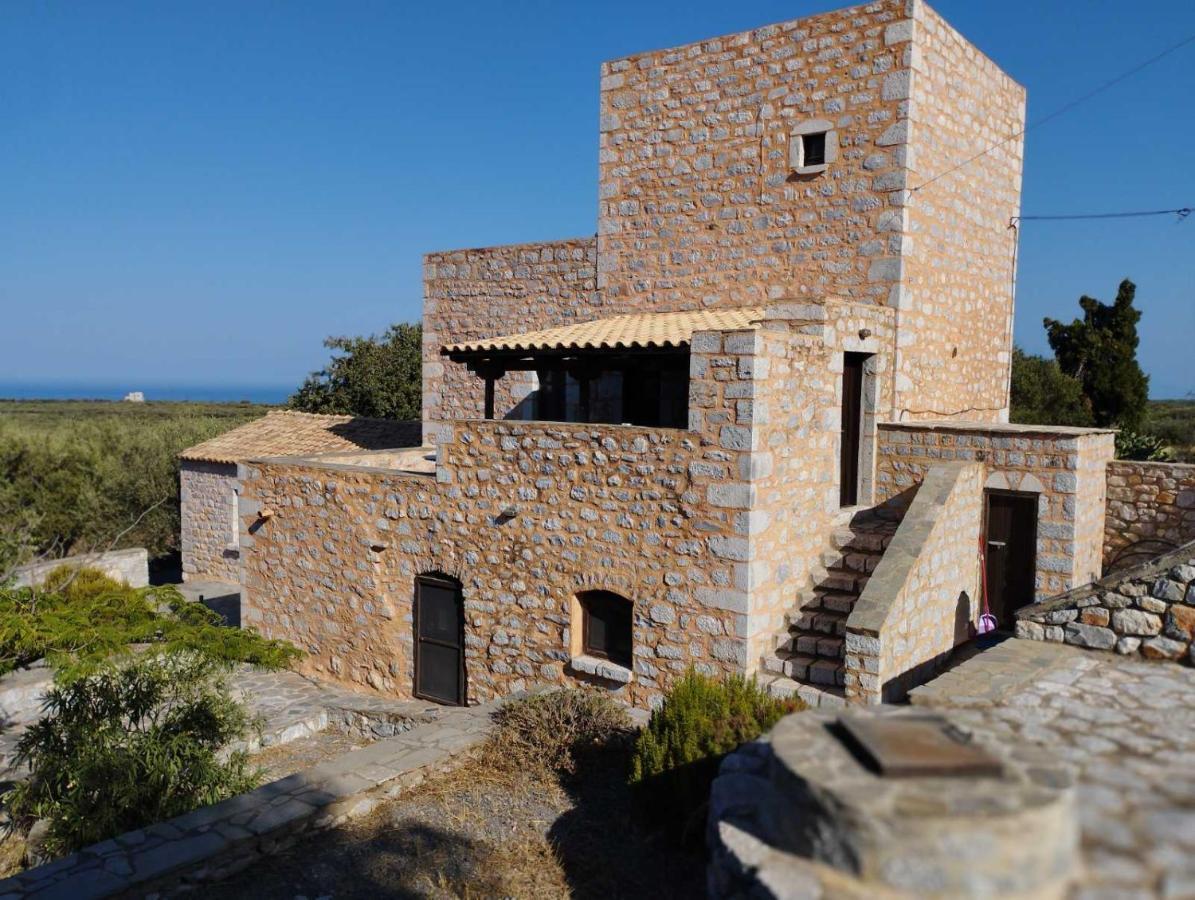 The Two Carob Trees, Traditional Stonehouse, Nikandri, Pirgos Diros Apartment Lefkias Bagian luar foto