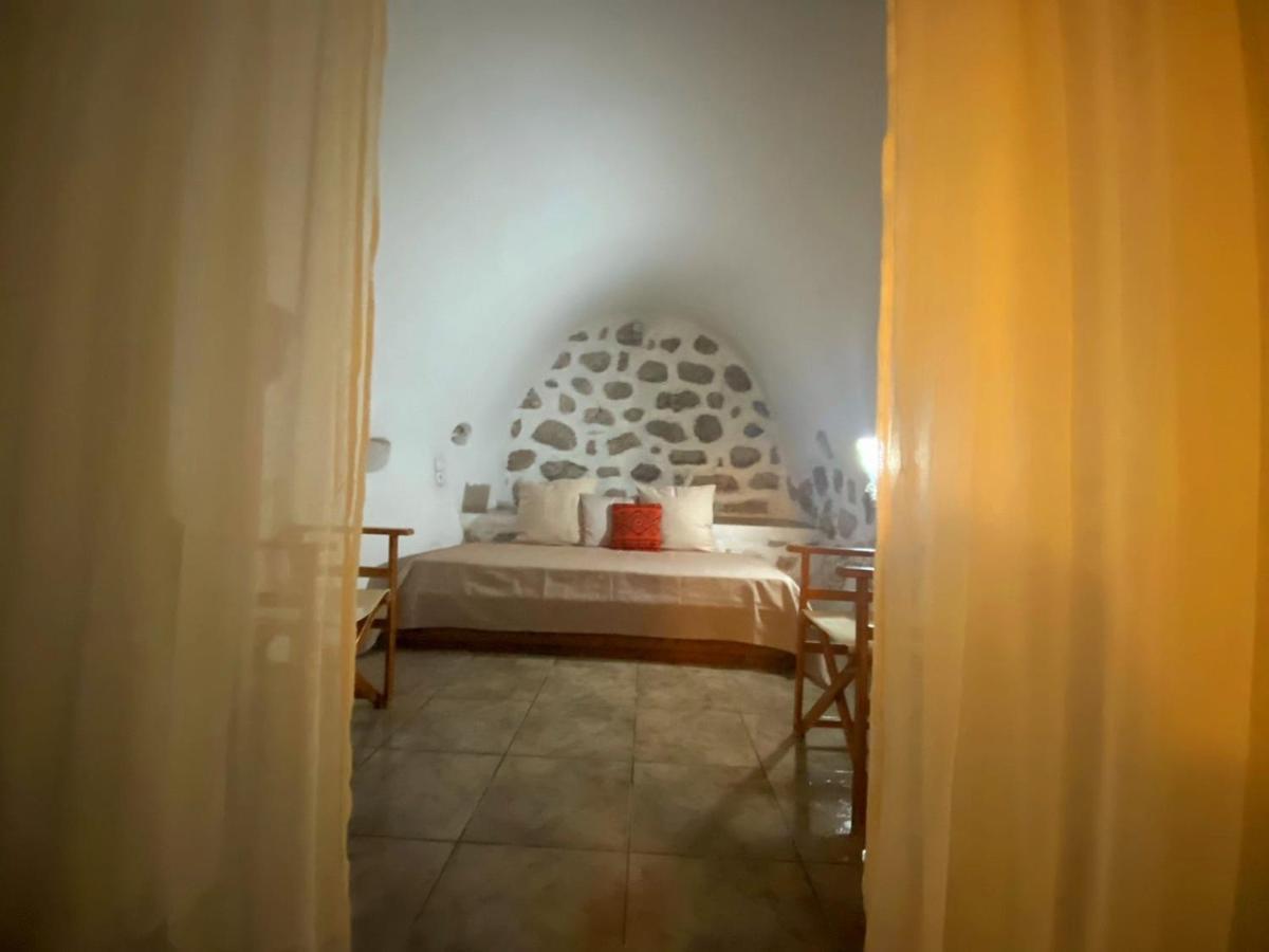 The Two Carob Trees, Traditional Stonehouse, Nikandri, Pirgos Diros Apartment Lefkias Bagian luar foto
