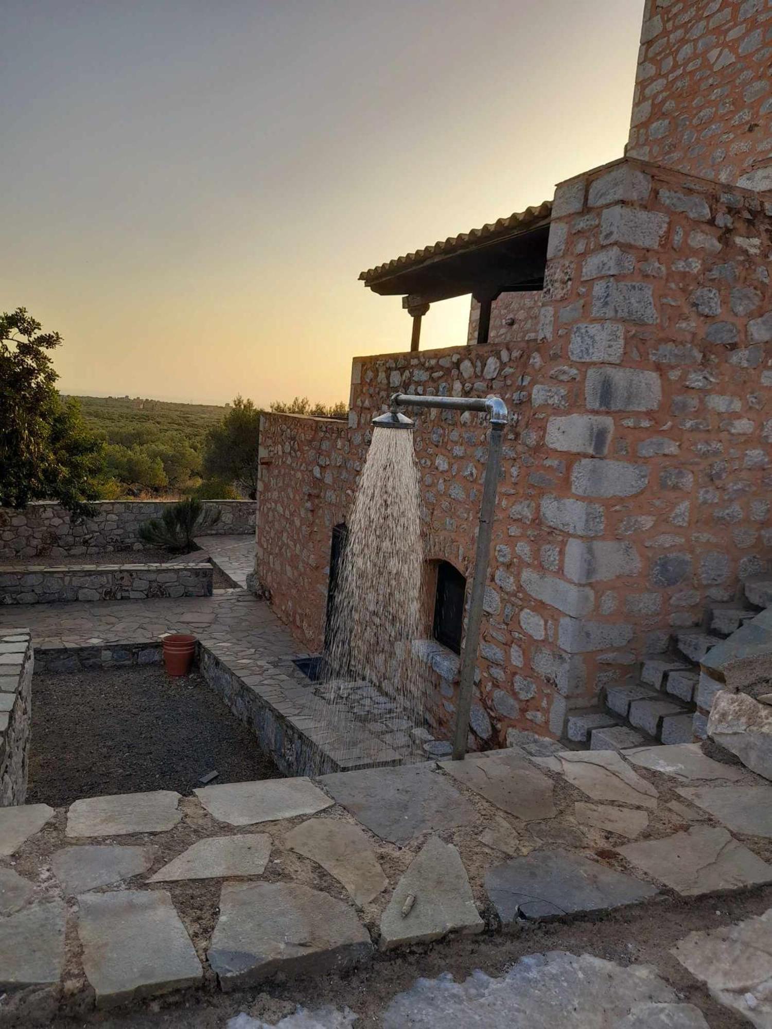The Two Carob Trees, Traditional Stonehouse, Nikandri, Pirgos Diros Apartment Lefkias Bagian luar foto